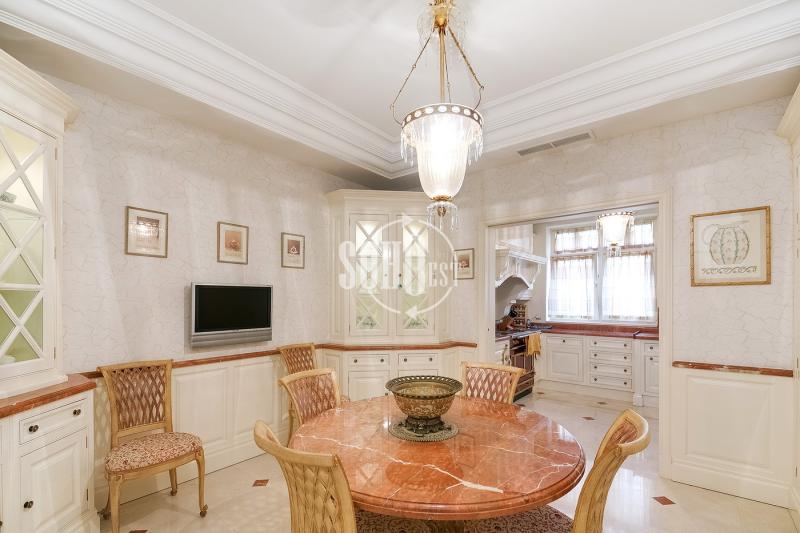 3-комн. квартира, 184 м², 7/14 этаж