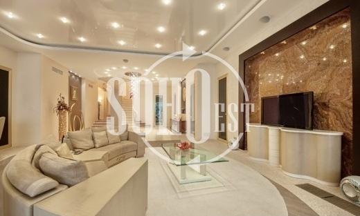 6-комн. квартира, 500 м², 2/4 этаж