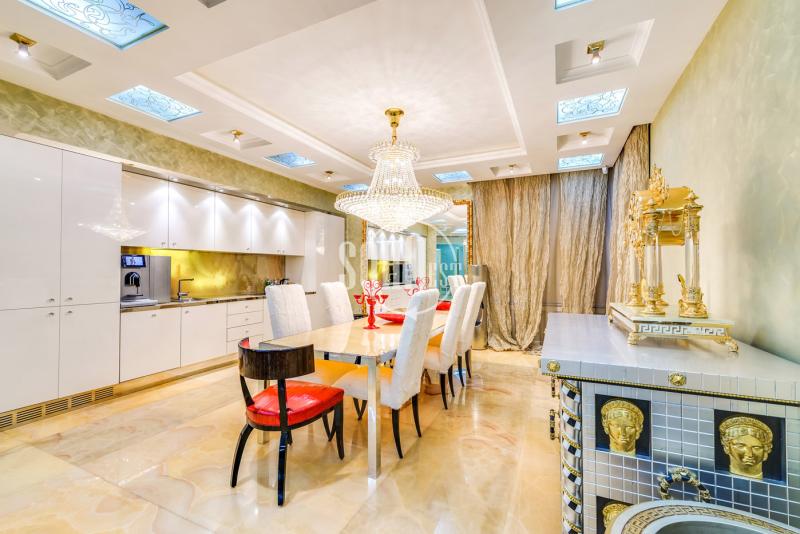 4-комн. квартира, 224 м², 2/8 этаж
