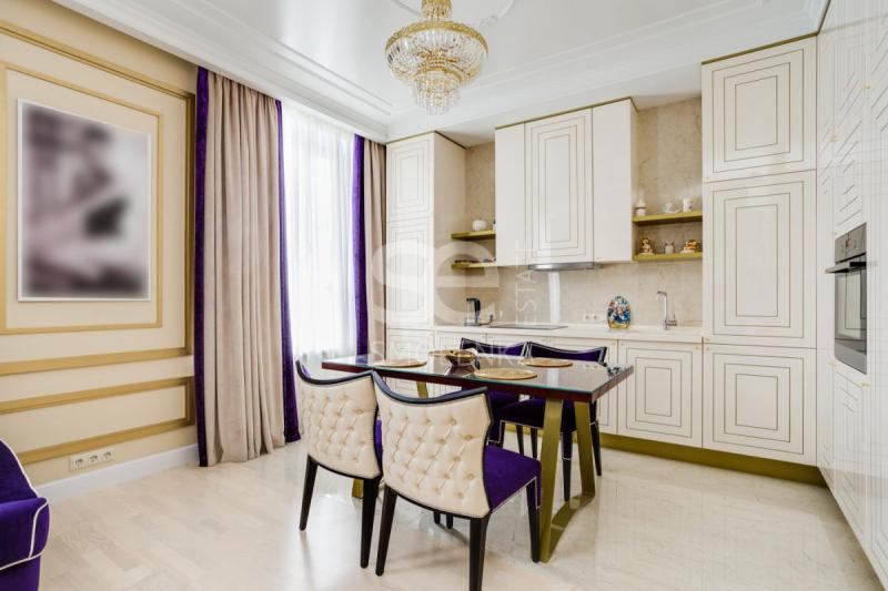 2-комн. квартира, 79 м², 12/31 этаж