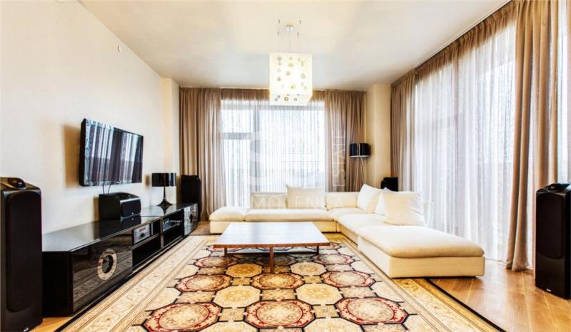 4-комн. квартира, 180 м², 32/50 этаж