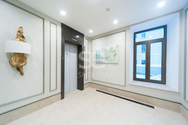 3-комн. квартира, 152.9 м², 2/4 этаж