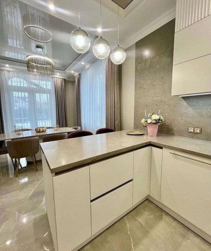 2-комн. квартира, 65 м², 14/16 этаж