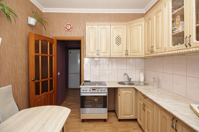 Квартира, Тюменская область, Нижневартовск, 10-й мкр, Пермская улица, 21. Фото 1