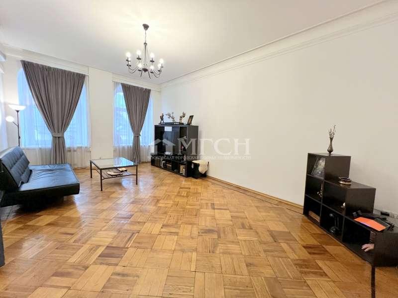 2-комн. квартира, 68 м², 4/5 этаж