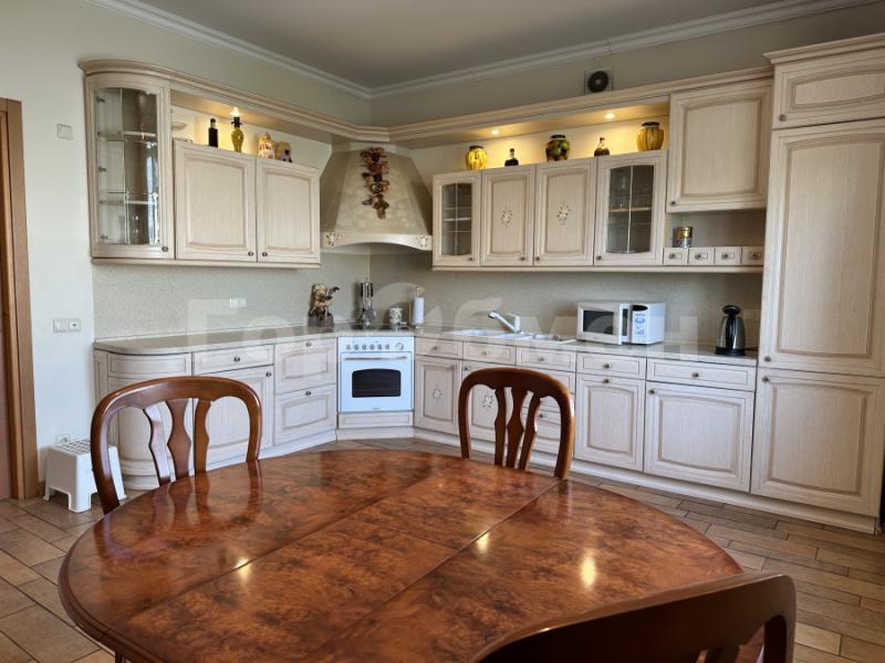 3-комн. квартира, 150 м², 10/12 этаж