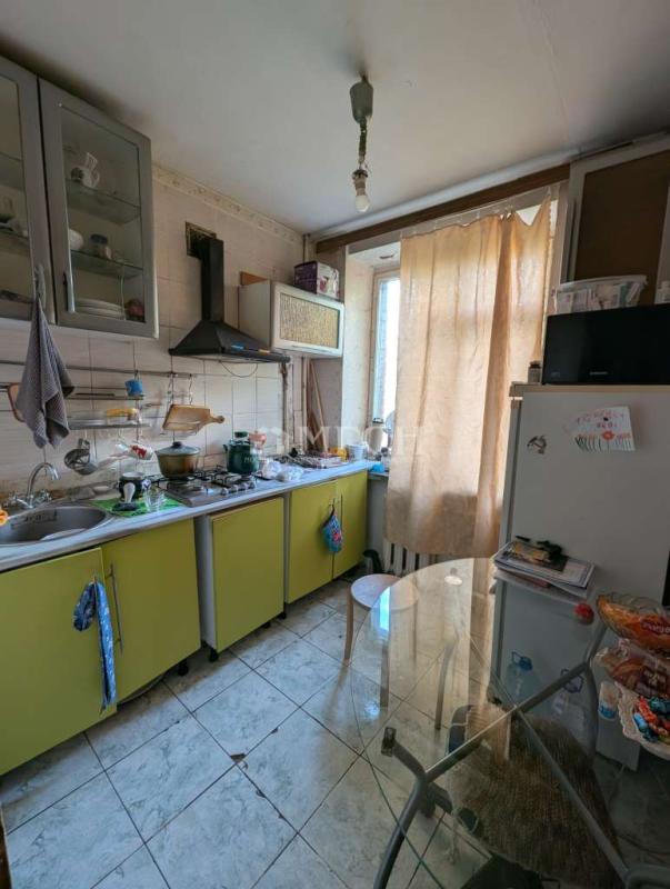 2-комн. квартира, 42 м², 3/5 этаж