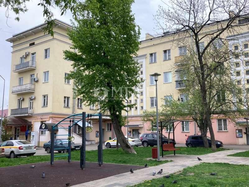 2-комн. квартира, 67 м², 4/4 этаж