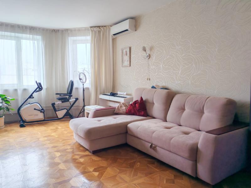 2-комн. квартира, 67.4 м², 13/14 этаж