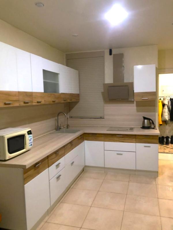 2-комн. квартира, 60 м², 11/16 этаж