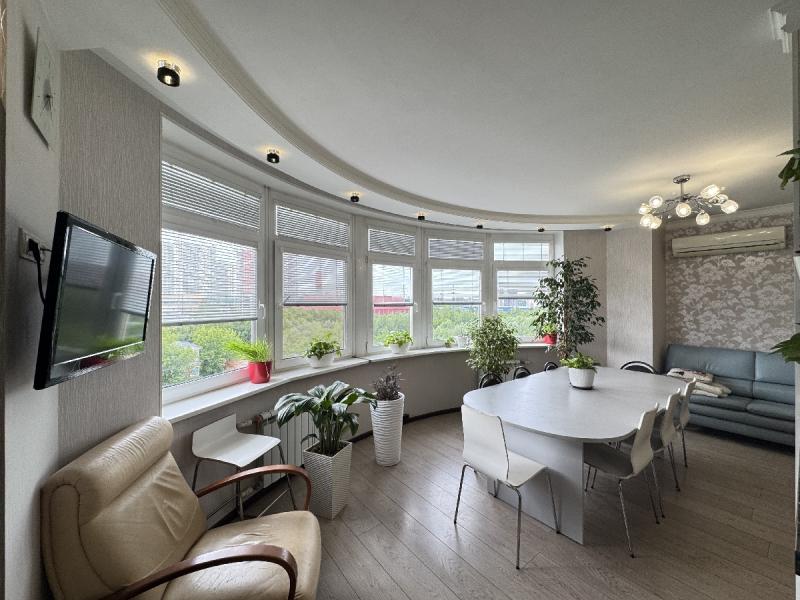 3-комн. квартира, 108 м², 7/20 этаж