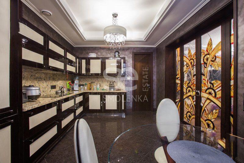 3-комн. квартира, 150 м², 2/14 этаж