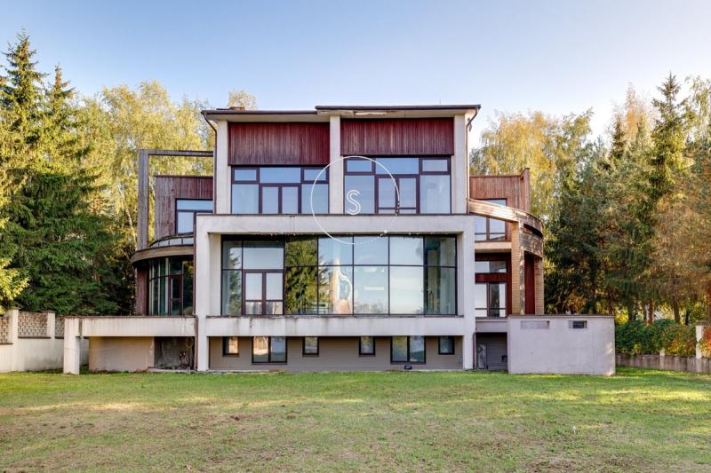 Дом, 1000 м², 30 сот.