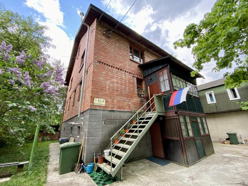 Дом, 342.1 м², 9 сот.